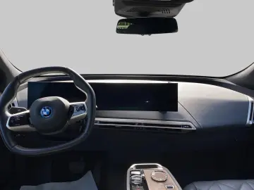BMW iX xDrive40 HUD AHK Pano Memory Leder H K Sound