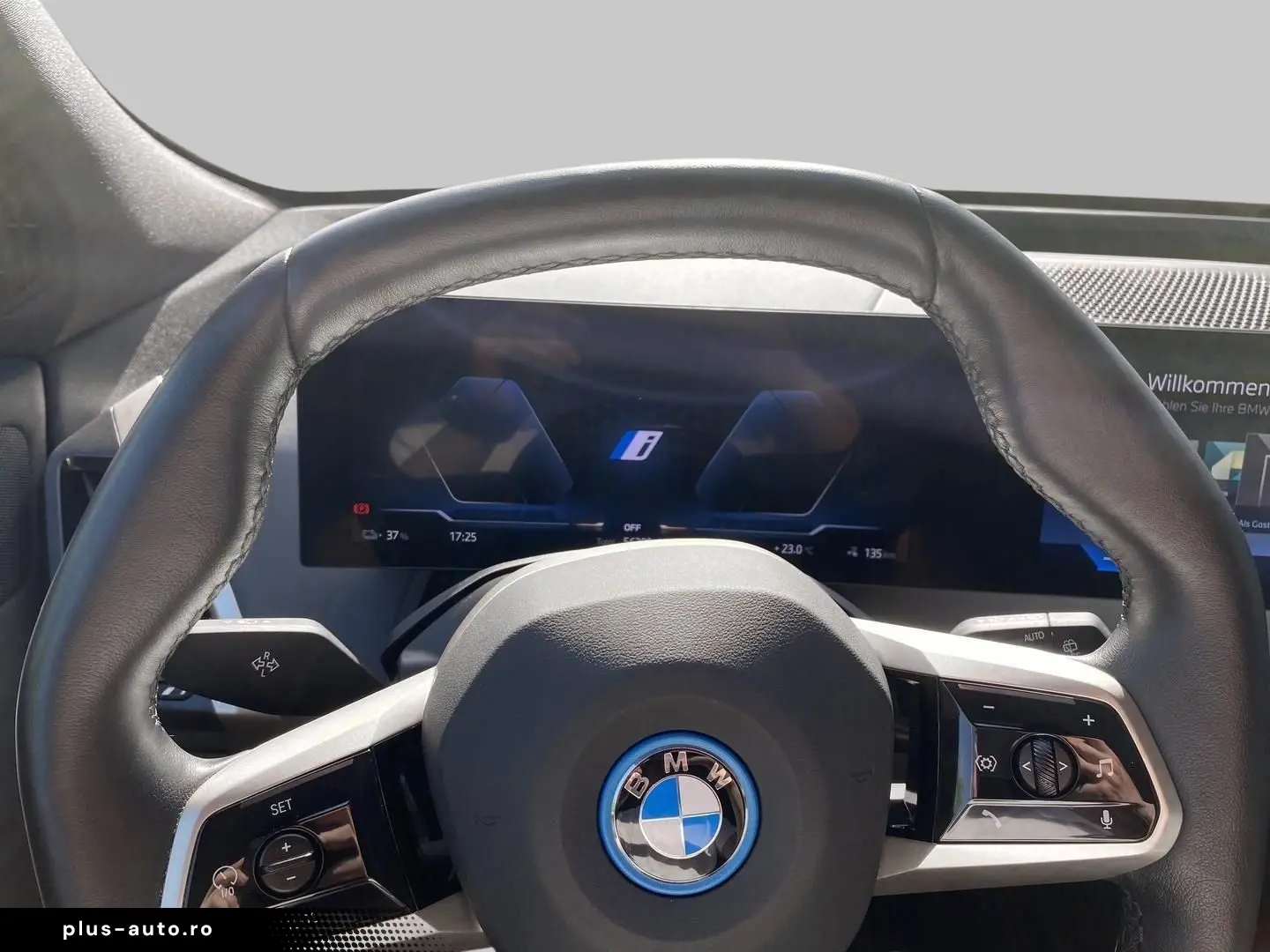 BMW iX xDrive40 HUD AHK Pano Memory Leder H K Sound