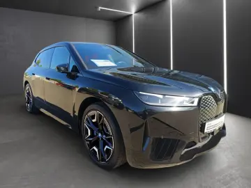 BMW iX xDrive40 SPORTPAKET PANORAMA AHK LASER