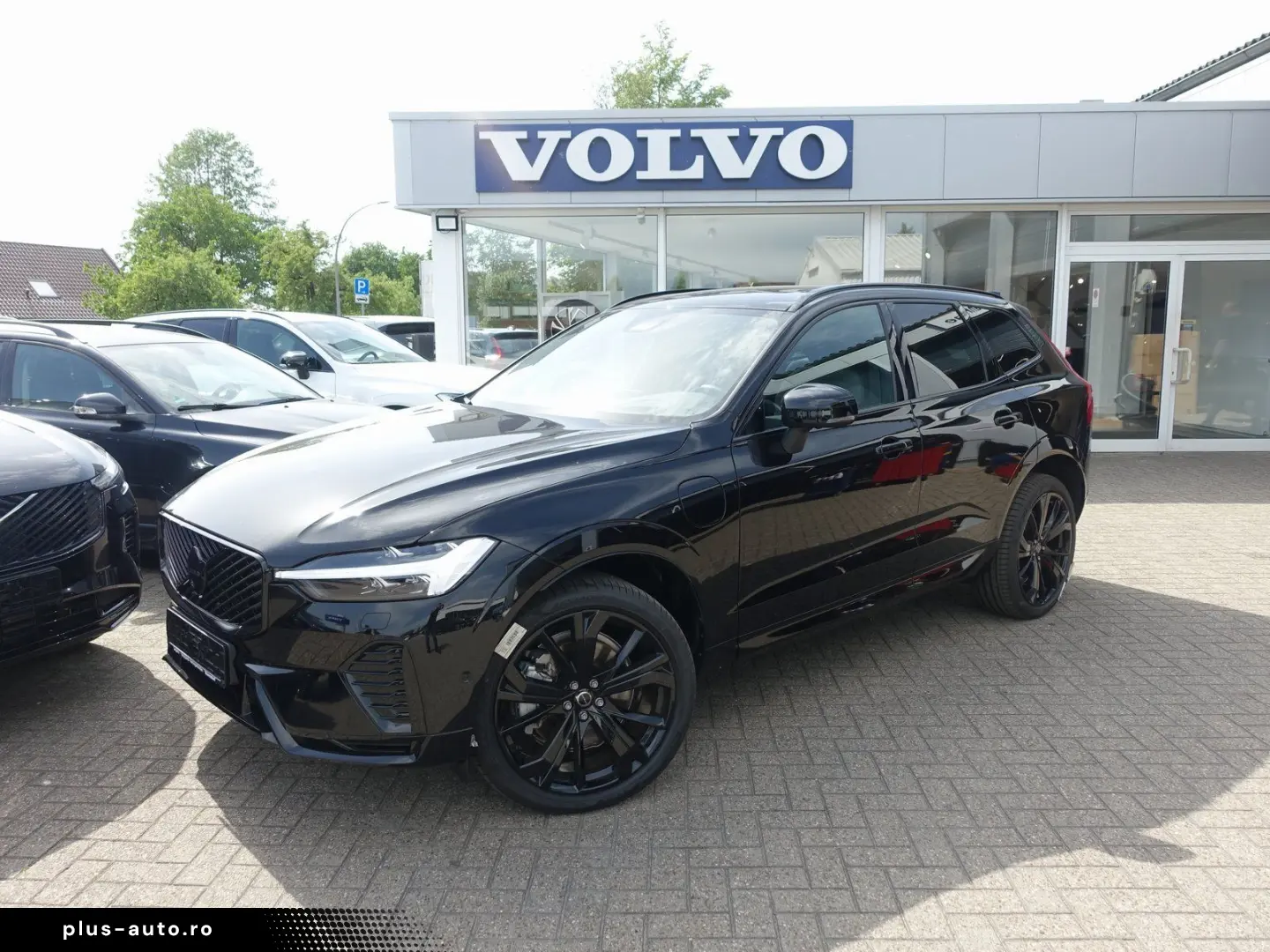 VOLVO XC60 Black Edition Plus T6 AWD Pano FourC AHK