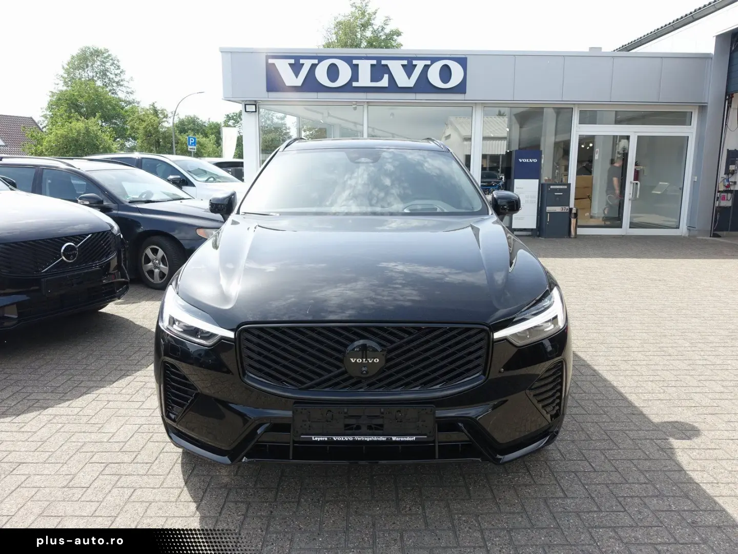 VOLVO XC60 Black Edition Plus T6 AWD Pano FourC AHK