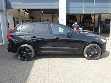 VOLVO XC60 Black Edition Plus T6 AWD Pano FourC AHK