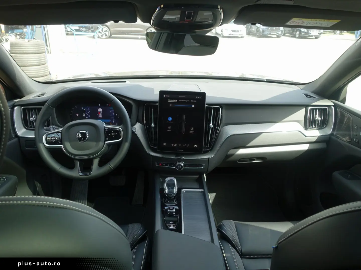 VOLVO XC60 Black Edition Plus T6 AWD Pano FourC AHK
