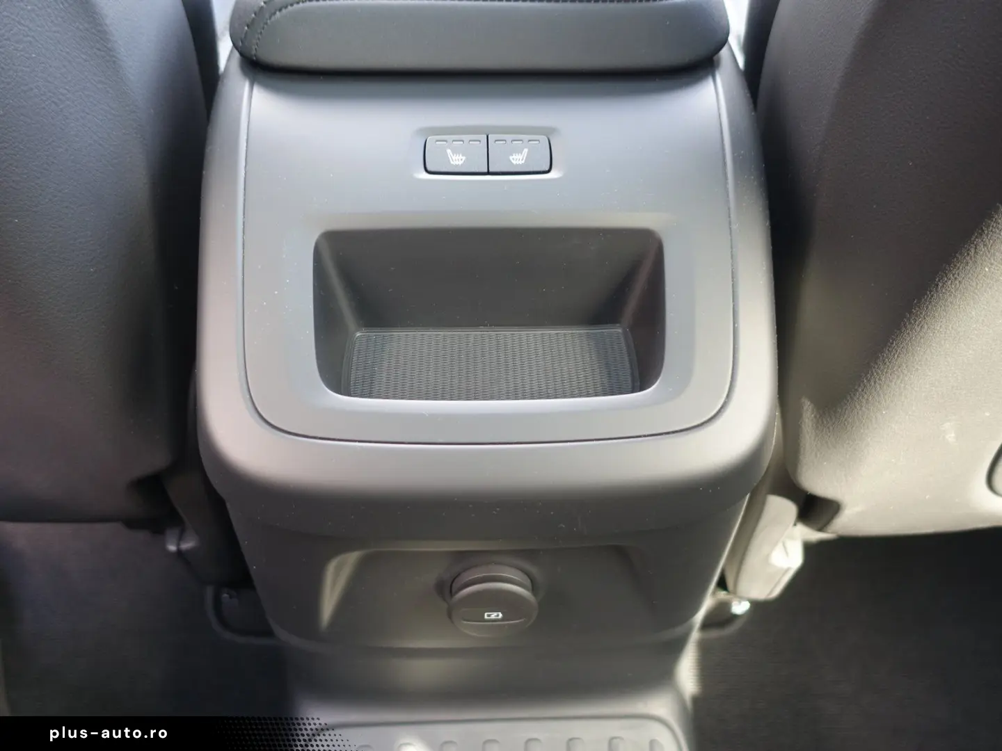 VOLVO XC60 Black Edition Plus T6 AWD Pano FourC AHK