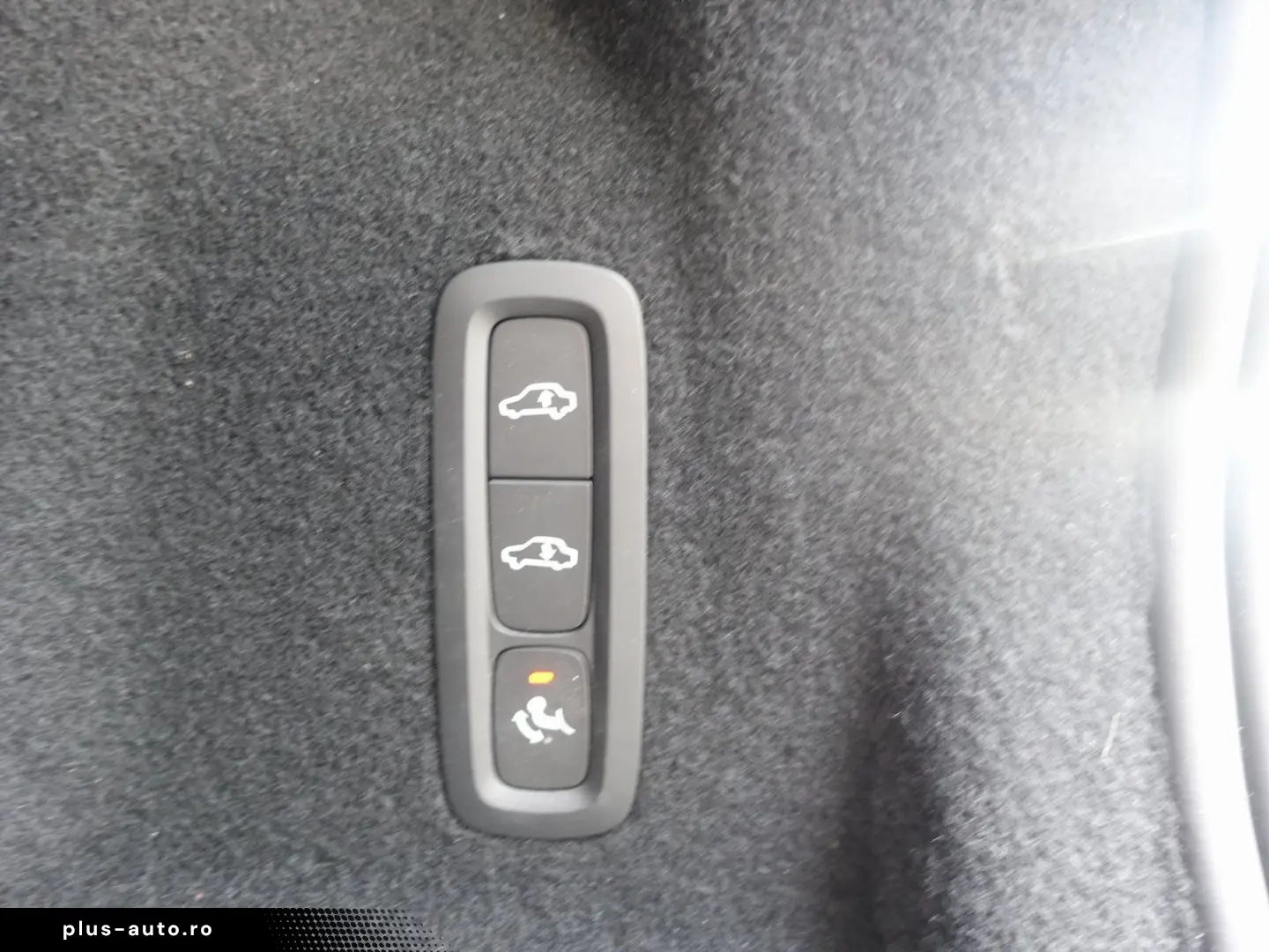 VOLVO XC60 Black Edition Plus T6 AWD Pano FourC AHK