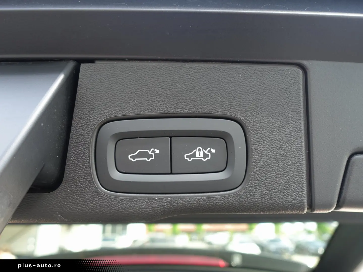 VOLVO XC60 Black Edition Plus T6 AWD Pano FourC AHK