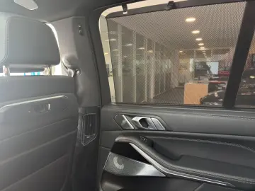 BMW X5 M60i xDrive über 150K NP Vollausstattung!