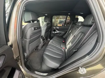 BMW X5 M60i xDrive über 150K NP Vollausstattung!