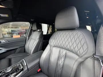 BMW X5 M60i xDrive über 150K NP Vollausstattung!