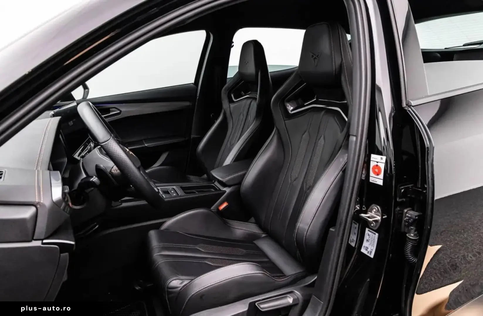 CUPRA FORMENTOR VZ5 4D MATRIX CARBON-SCHALENSITZE