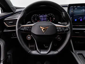 CUPRA FORMENTOR VZ5 4D MATRIX CARBON-SCHALENSITZE