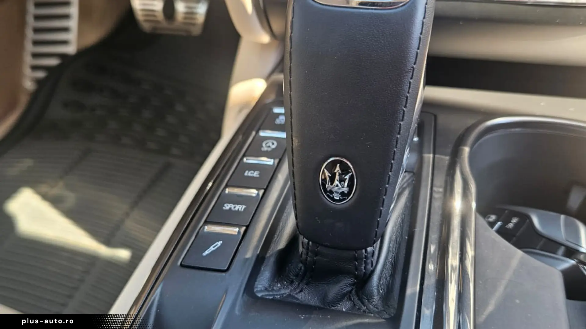 Maserati Ghibli GT Hibrid 330 CP