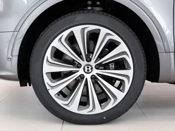Bentley Bentayga Atelier Edition V8 von BENTLEY