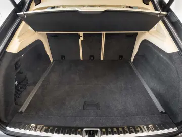 Bentley Bentayga Atelier Edition V8 von BENTLEY