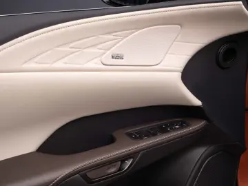 Lexus RX450H  Luxury Mark Levinson