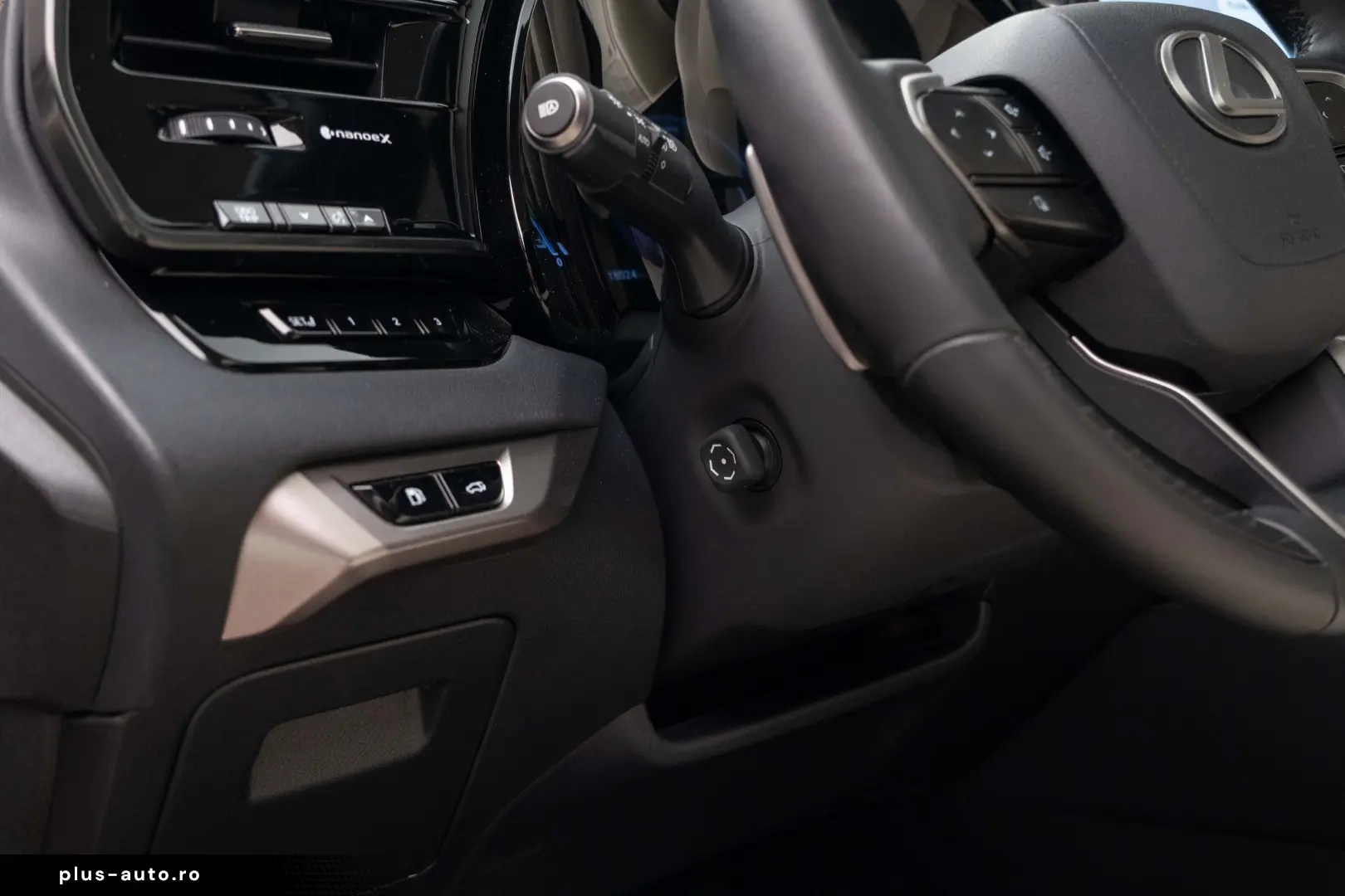 Lexus RX450H  Luxury Mark Levinson