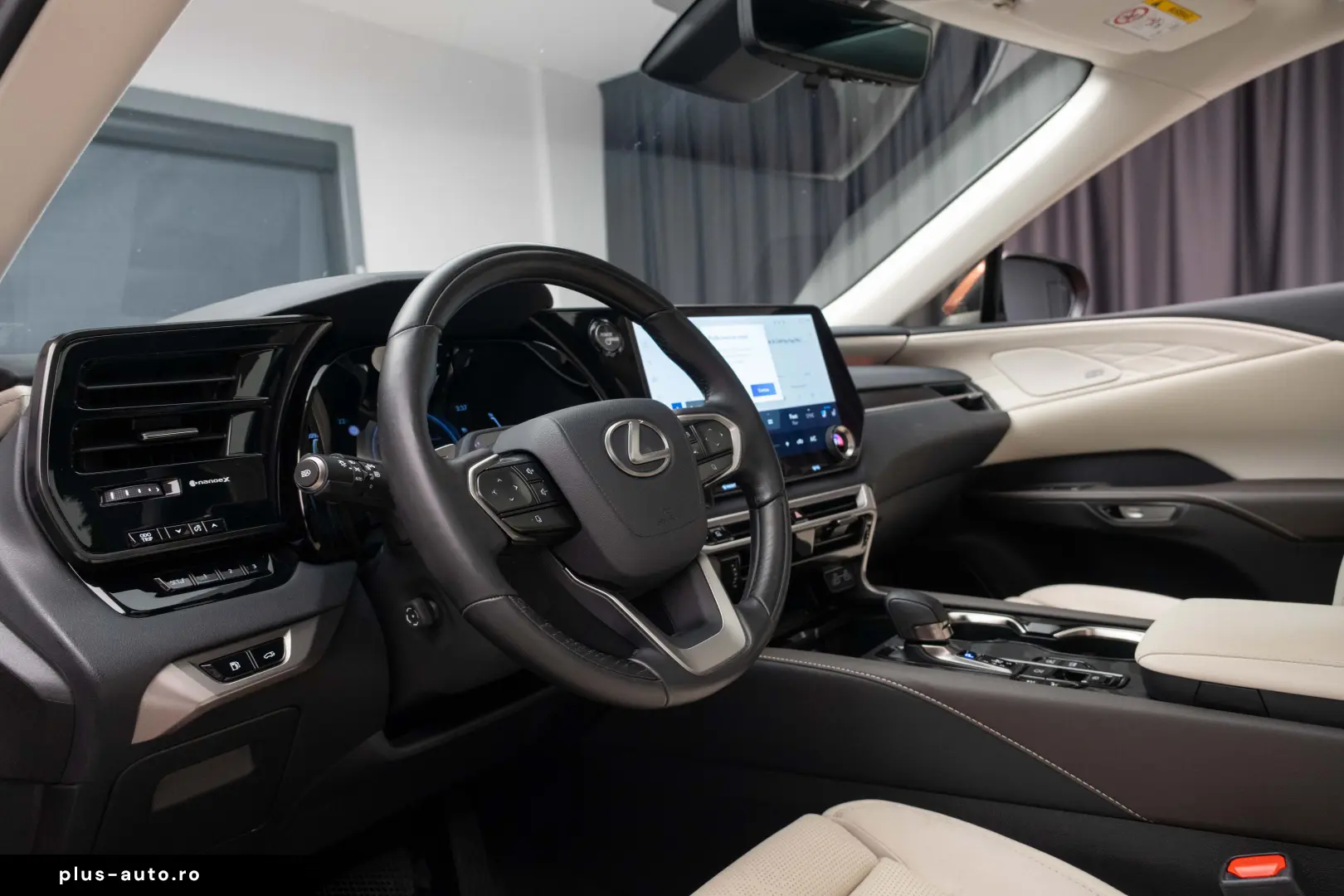 Lexus RX450H  Luxury Mark Levinson
