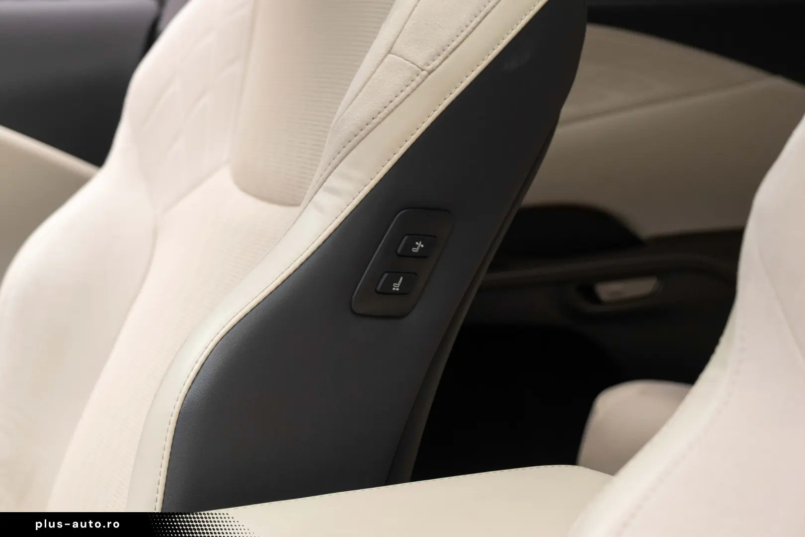 Lexus RX450H  Luxury Mark Levinson