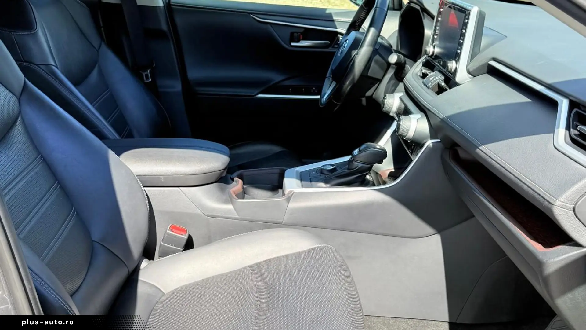 TOYOTA RAV4 2019 — imagine 17