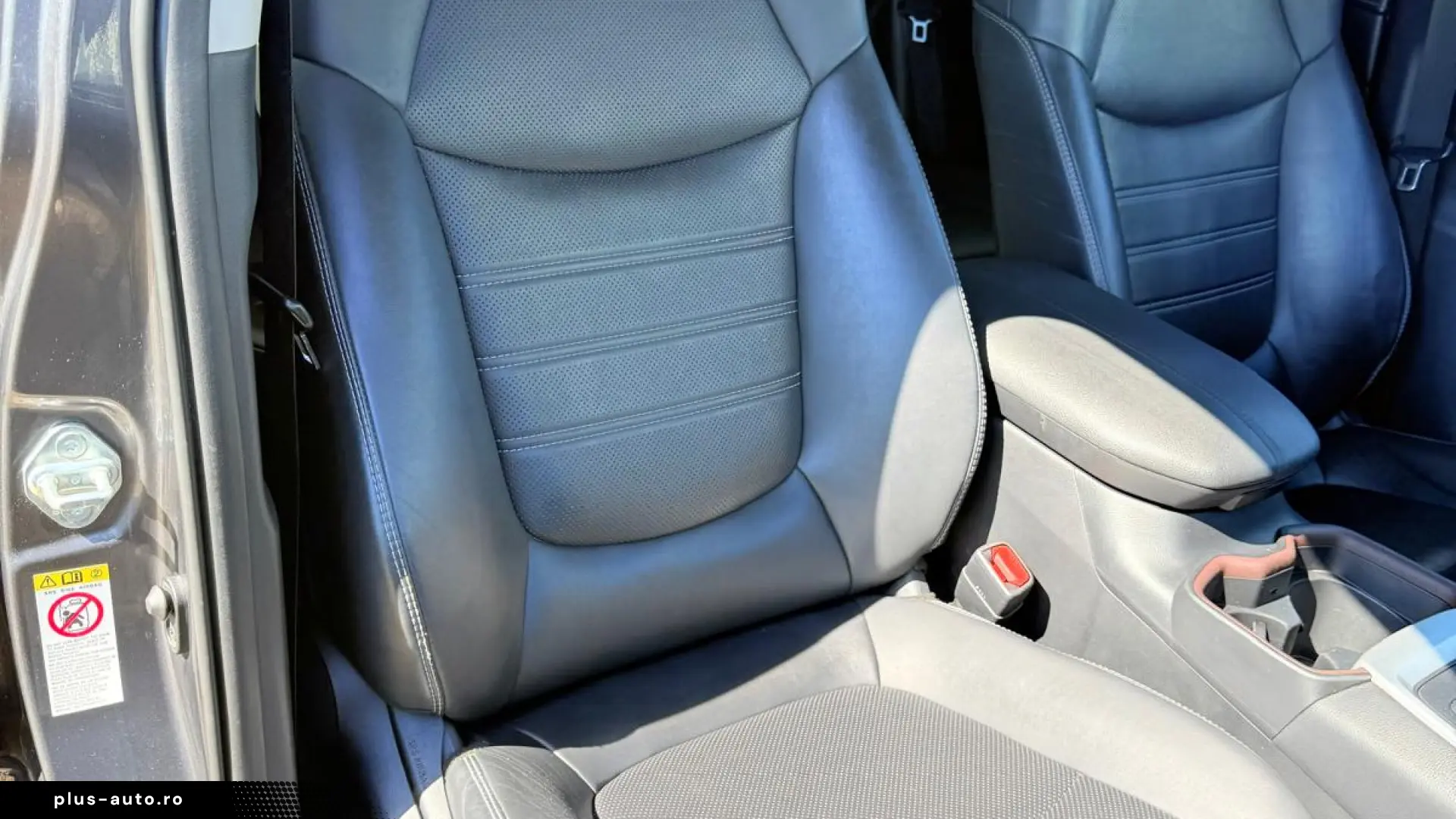 TOYOTA RAV4 2019 — imagine 18