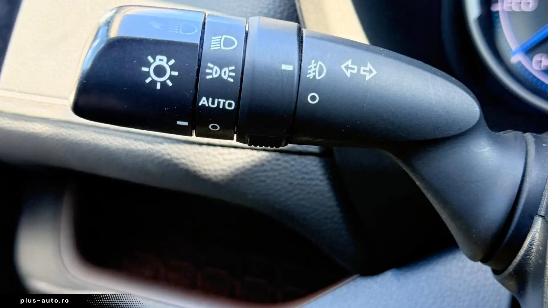 TOYOTA RAV4 2019 — imagine 38