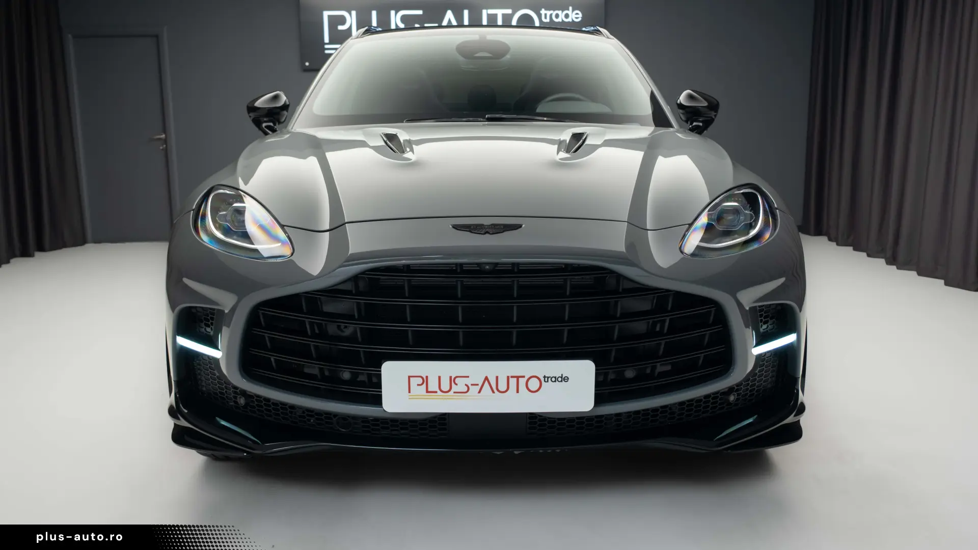Aston Martin DBX 707