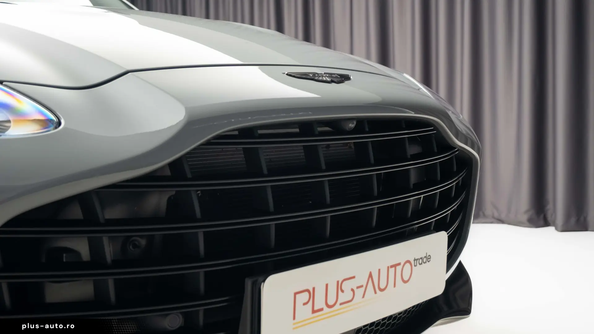 Aston Martin DBX 707