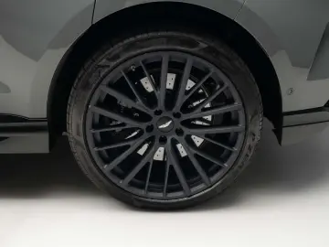 Aston Martin DBX 707