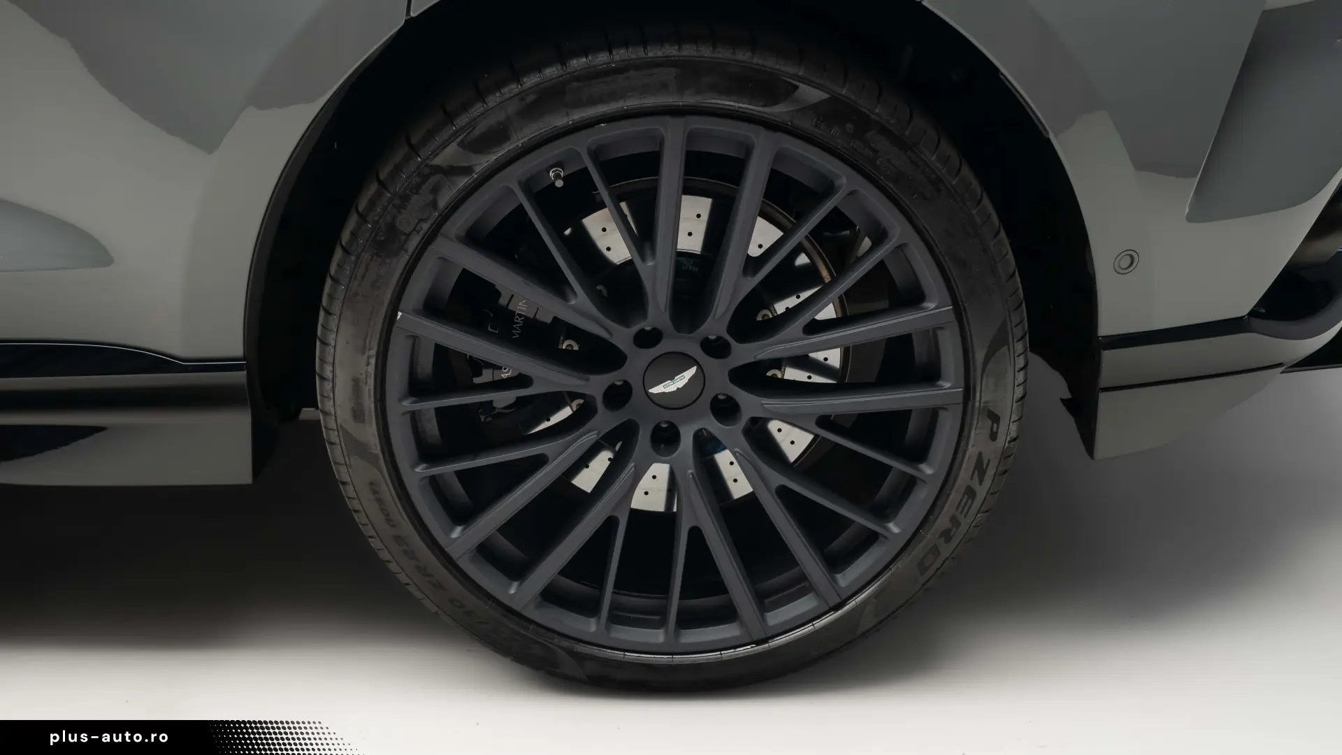 Aston Martin DBX 707