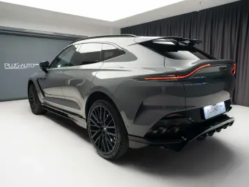 Aston Martin DBX 707