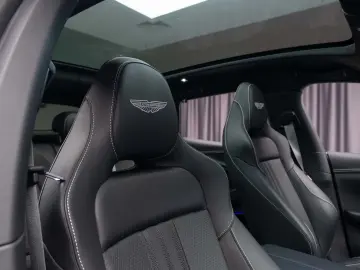 Aston Martin DBX 707