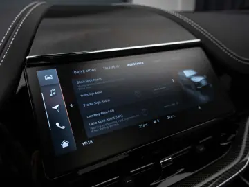 Aston Martin DBX 707