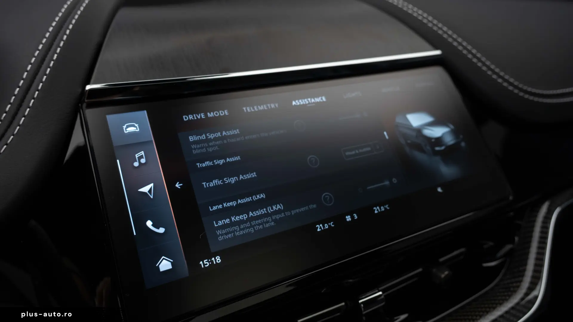 Aston Martin DBX 707
