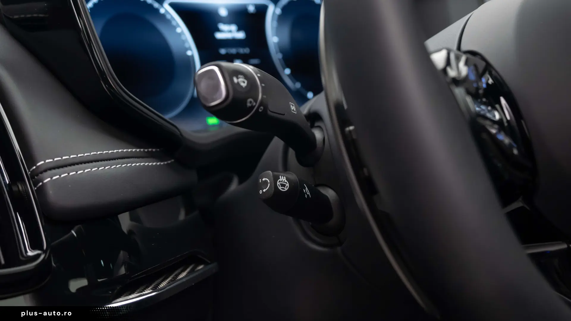 Aston Martin DBX 707