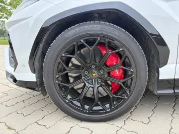 LAMBORGHINI Urus MY2022  Pano  B&O  HUD  Akrapovic  Massage