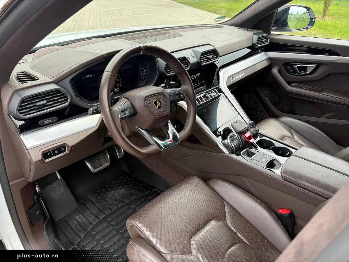 LAMBORGHINI Urus MY2022  Pano  B&O  HUD  Akrapovic  Massage