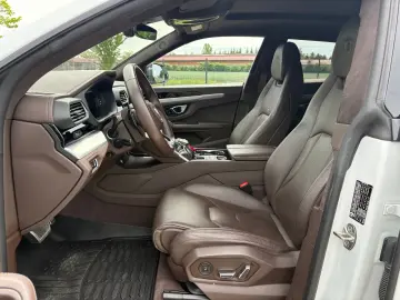 LAMBORGHINI Urus MY2022  Pano  B&O  HUD  Akrapovic  Massage