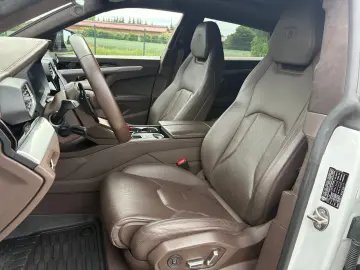 LAMBORGHINI Urus MY2022  Pano  B&O  HUD  Akrapovic  Massage