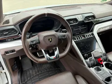 LAMBORGHINI Urus MY2022  Pano  B&O  HUD  Akrapovic  Massage