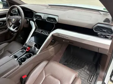 LAMBORGHINI Urus MY2022  Pano  B&O  HUD  Akrapovic  Massage