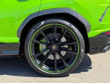 LAMBORGHINI URUS 4.0 V8  PEARL CAPSULE EDITION  B&O 3D