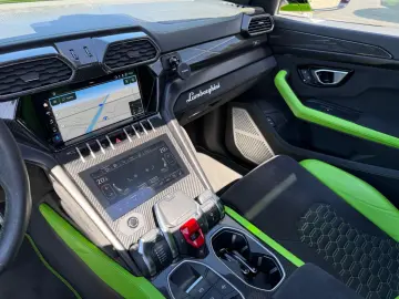 LAMBORGHINI URUS 4.0 V8  PEARL CAPSULE EDITION  B&O 3D