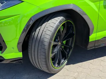 LAMBORGHINI URUS 4.0 V8  PEARL CAPSULE EDITION  B&O 3D
