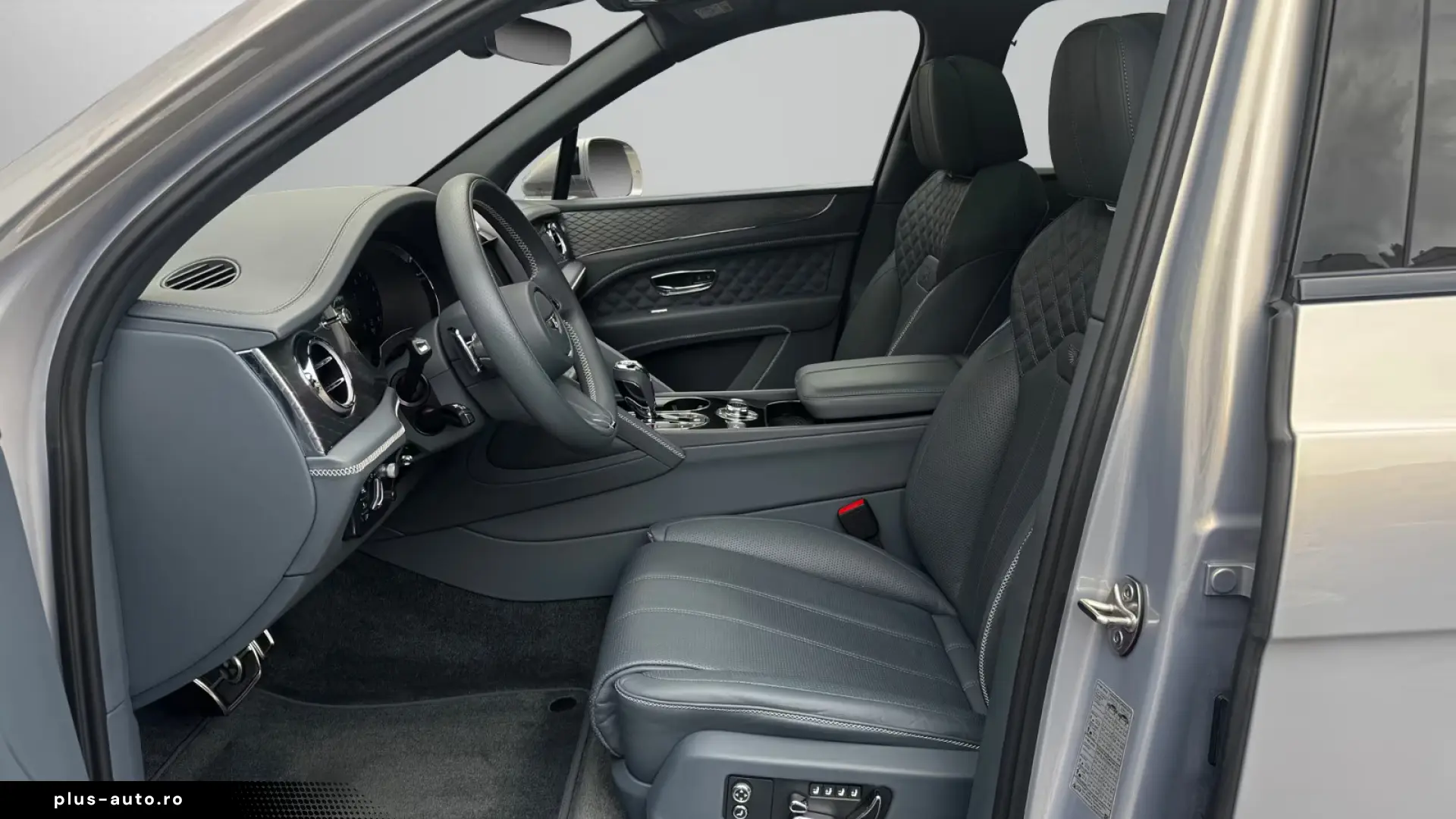 Bentley Bentayga V8 -1.HAND-BLACKLINE - BENTLEY BERLIN -