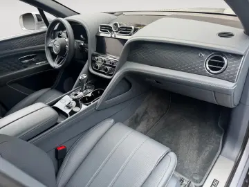 Bentley Bentayga V8 -1.HAND-BLACKLINE - BENTLEY BERLIN -