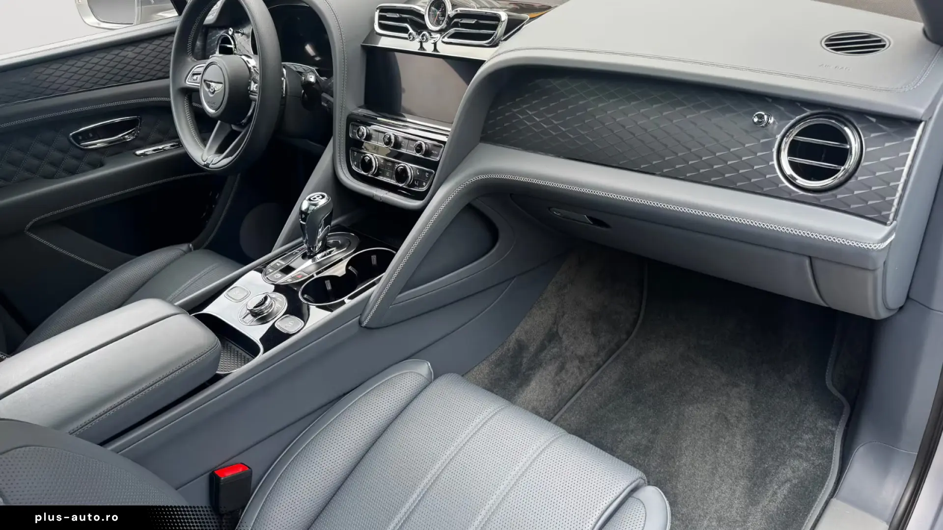 Bentley Bentayga V8 -1.HAND-BLACKLINE - BENTLEY BERLIN -