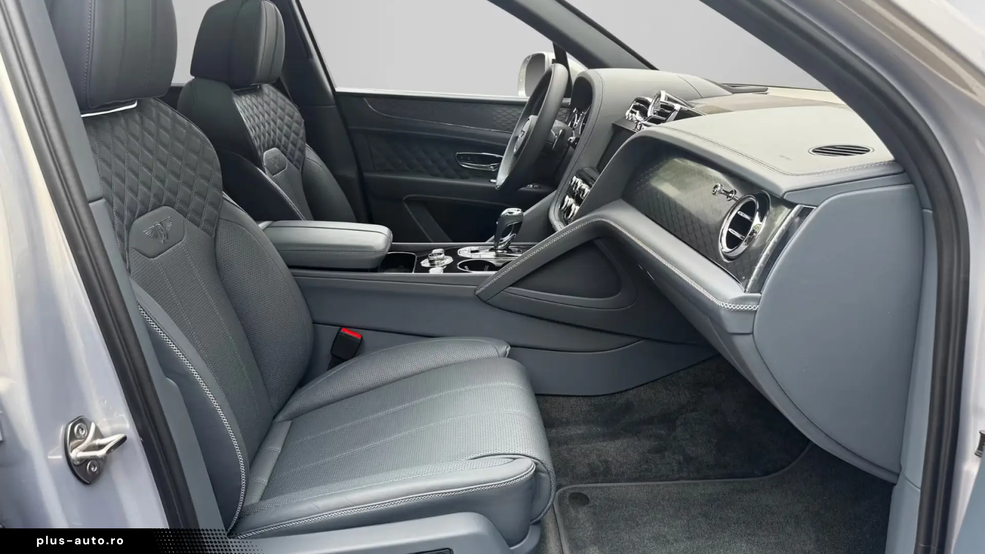 Bentley Bentayga V8 -1.HAND-BLACKLINE - BENTLEY BERLIN -