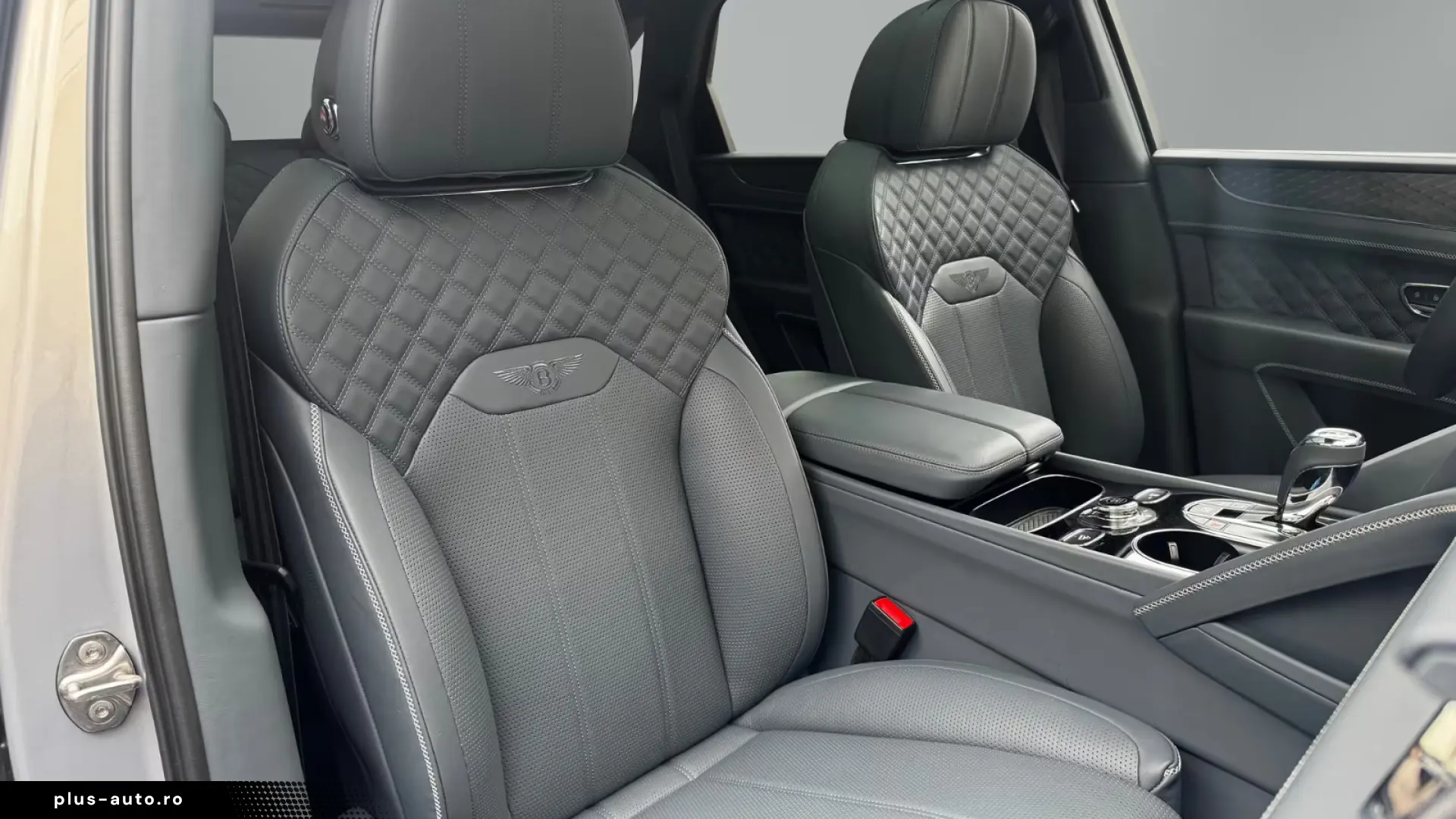 Bentley Bentayga V8 -1.HAND-BLACKLINE - BENTLEY BERLIN -