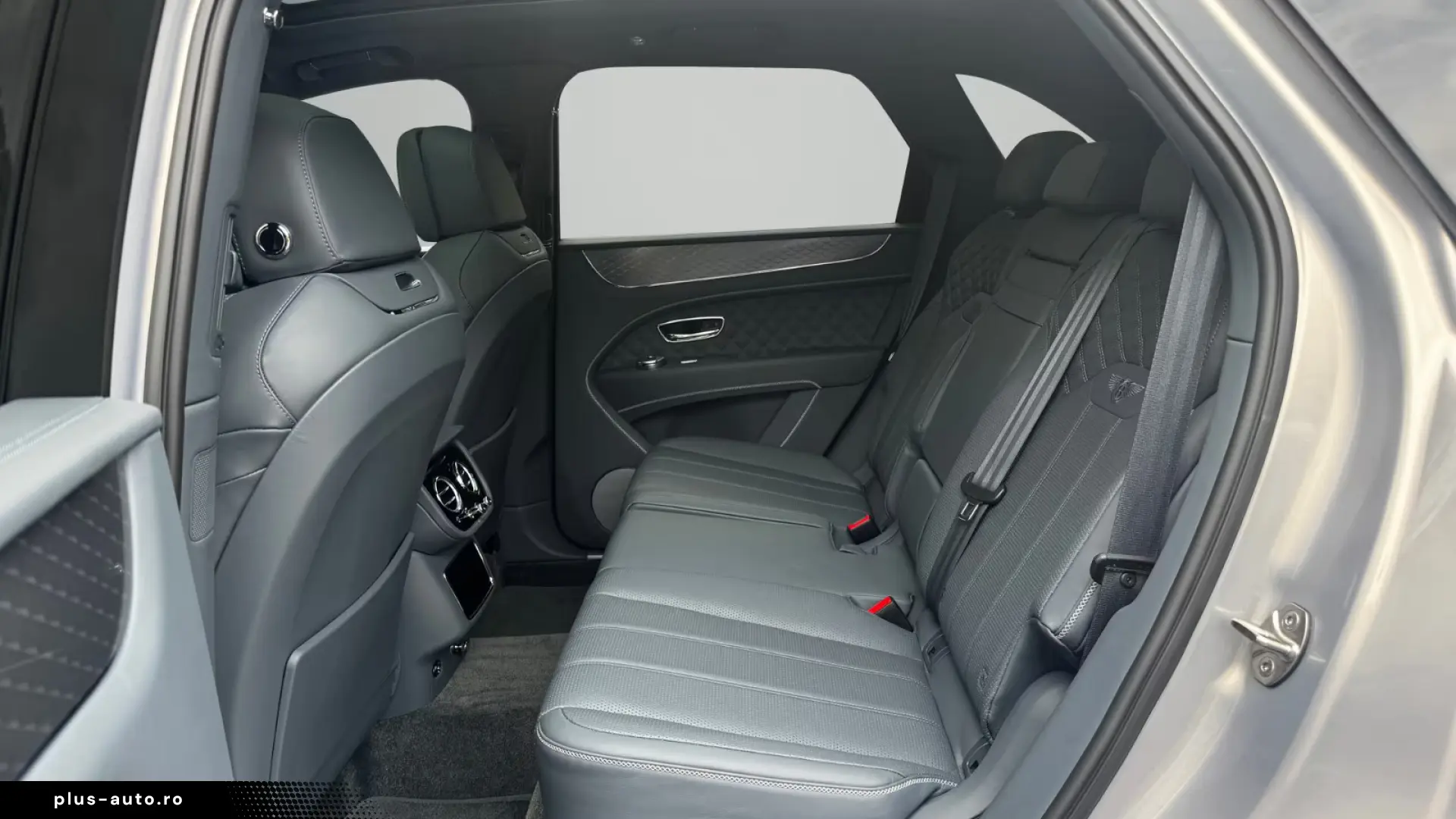 Bentley Bentayga V8 -1.HAND-BLACKLINE - BENTLEY BERLIN -