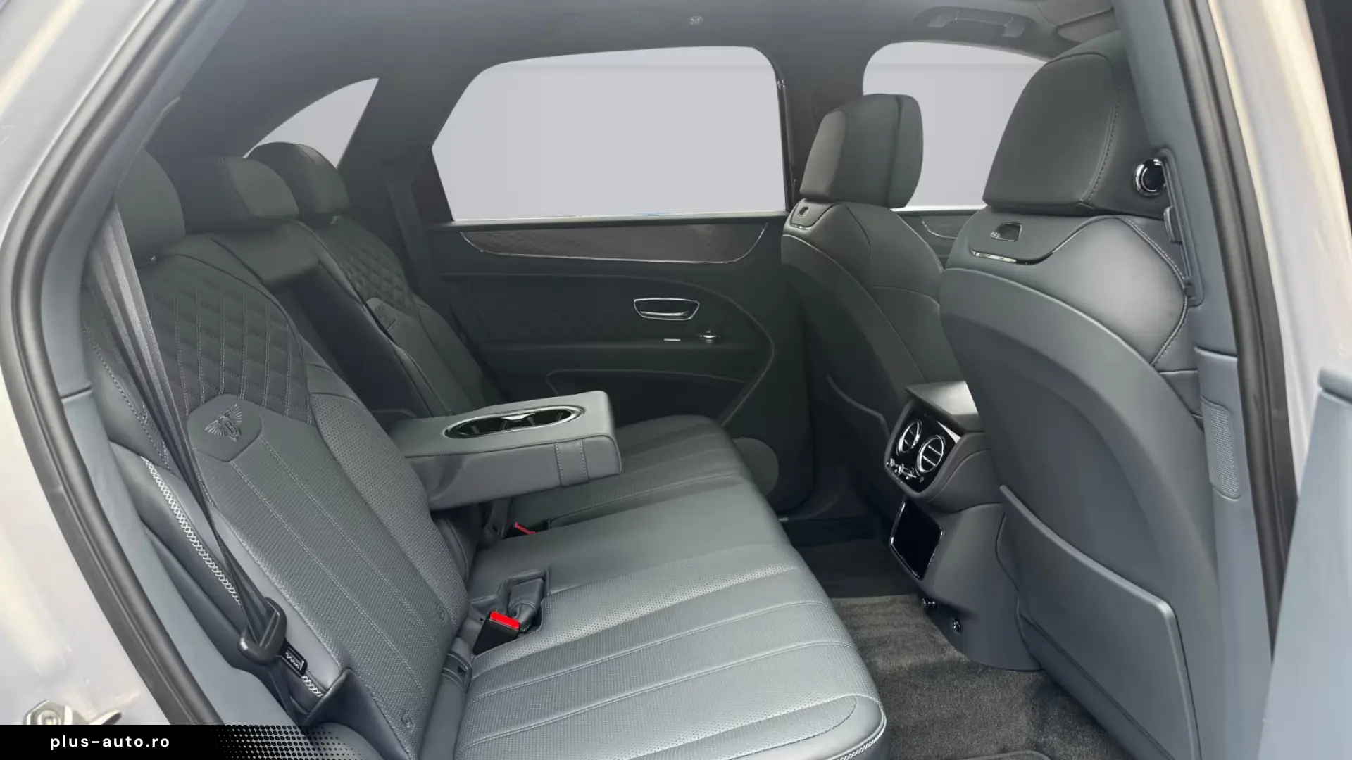 Bentley Bentayga V8 -1.HAND-BLACKLINE - BENTLEY BERLIN -